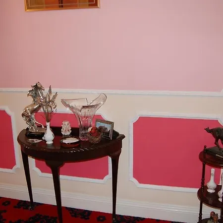 Ballingowan House ניוקאסל ווסט